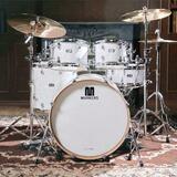 韓国大統領、首相にドラム贈る