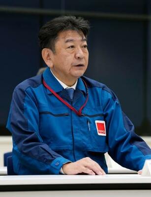 訓練を前にあいさつする東電ホールディングスの小早川智明社長=14日午前、新潟県刈羽村
