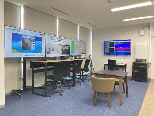 鹿沼工場内に開設されたローカル５Ｇを体感できるオープンラボ＝鹿沼市内
