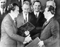 米露合意 半世紀で瓦解