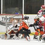 バックス、４点差守れず逆転負け　RE北海道に６－７