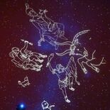 故郷ウクライナの星空投影、平和願いプラネタリウム 日本に避難の天体解説…