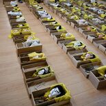 戦時中も欠かさなかった伝統の作業　鹿沼の奈佐原文楽座、人形のかしらや衣…