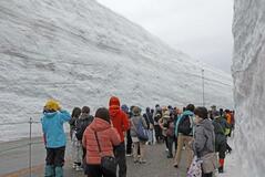 雪の壁、１２メートル