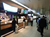 駅の入場券、高すぎるのでは　「駅ナカ」隆盛で変化の兆し