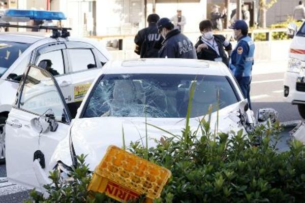 　東京都足立区の交通事故現場＝２４日