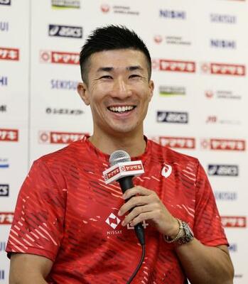 陸上の日本選手権開幕を前に、記者会見する桐生祥秀=11日、パロマ瑞穂スタジアム