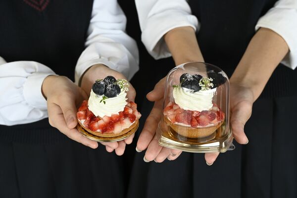 クイーン洋菓子店と共同開発した「ベリークルタルト」