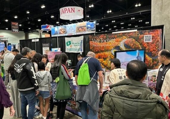 米国の旅行博に出展した本県のブース（県提供）