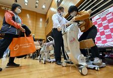 介護現場の負担軽減へ　宇都宮でロボットなど展示会【動画】