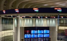 東証一時８００円超安