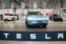 米ＥＶテスラ、上海工場を公開