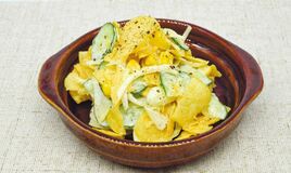 ポテチサラダ口の中でおいしさが広がる、新食感のおかず