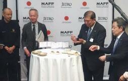首相「コメ、世界で食べて」