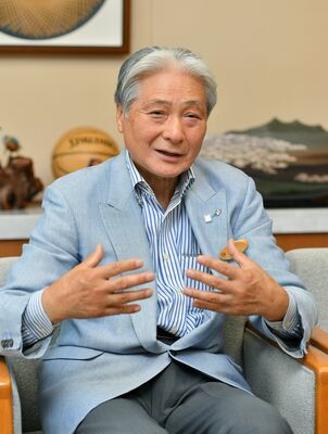 本県のジェンダーギャップの現状などについて語る福田知事