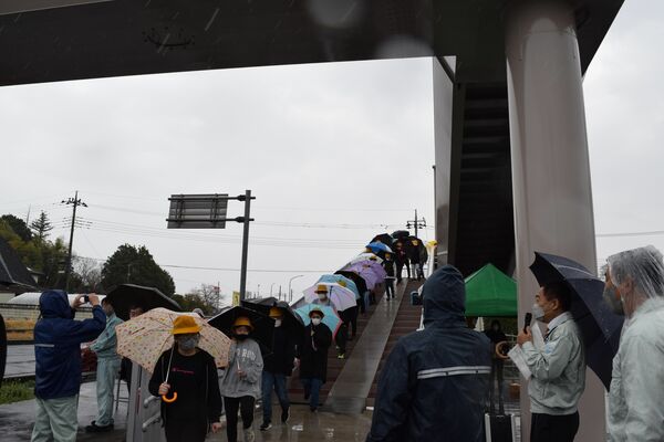 児童らによる渡り初め
