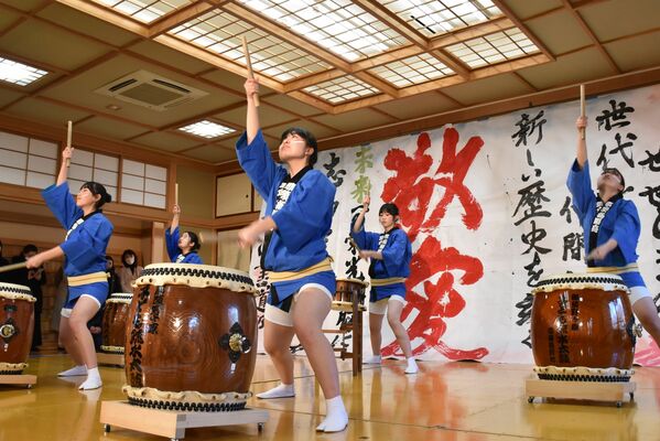 那須拓陽高の疎水太鼓部による演奏