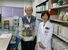 「こやま文庫」を設立した小山名誉所長（左）と平林医師＝２０１９年11月、宇都宮市陽南４丁目（県立がんセンター提供）