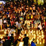 幻想的彩り、歩行者天国　さくらで４年ぶり「納涼彩」　創作灯ろう、氏家音…