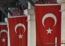 トルコ高校で銃撃１６人けが