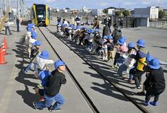 LRTと小学生 どっちが強い?