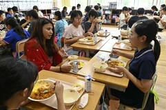 踊って食べて異文化学ぶ