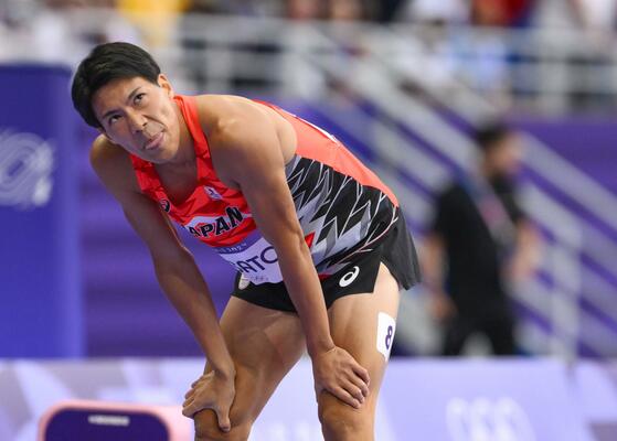 男子４００メートル予選を終えた佐藤風雅＝パリ郊外（共同）