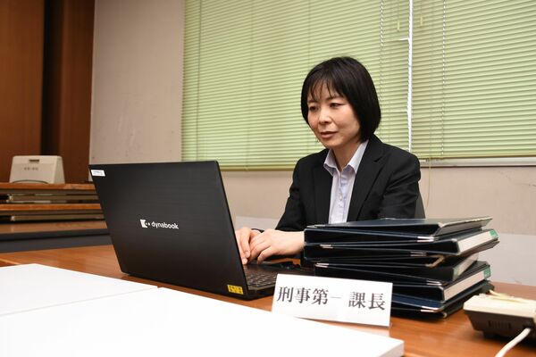 「地域の安心安全を守りたい」と語る宇都宮南署の別井刑事１課長＝６月上旬、同署