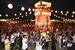 やぐらを囲んで行われた納涼盆踊り大会