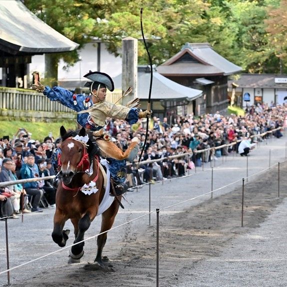 日光東照宮　特別限定流鏑馬（やぶさめ）蹄鉄の絵馬 4年ぶりに流鏑馬と武者行列 世界遺産・日光東照宮 16、17日に