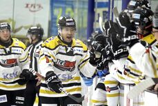 【詳報】バックス、6-2で横浜に快勝 FW寺尾がハットトリック