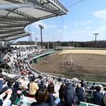 新たな市民球場の開場祝い特別試合　1850人が熱戦見届ける　真岡市総合…