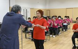 新指導員７人に認定証