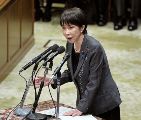 衆院予算委で答弁する高市首相=9日午前