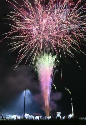 夜空を彩った花火