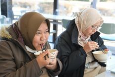 宇都宮大の学食で「ハラール牛丼」提供　学生らが味わう