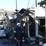 足利で建物火災　焼け跡から２人の遺体　複数家屋に延焼