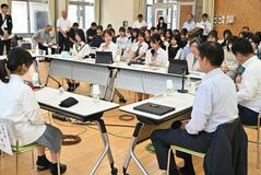 宇女高生と県議 意見交換