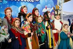 クリスマスツリーが点灯