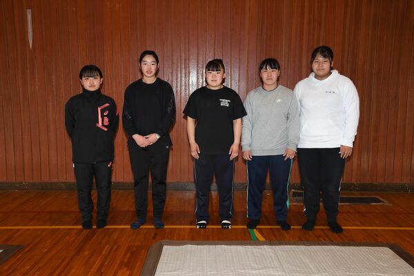 重量挙げ女子各階級の優勝者