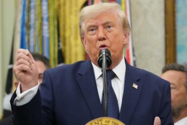 米ワシントンのホワイトハウスで話すトランプ大統領=6日(AP=共同)