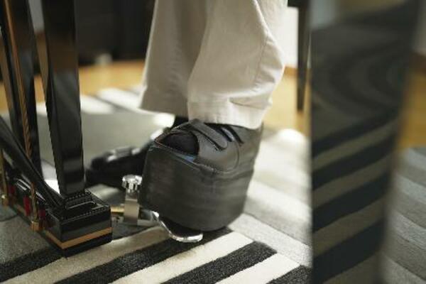 映画の一場面(C)2026「ブーニン 天才ピアニストの沈黙と再⽣」製作委員会