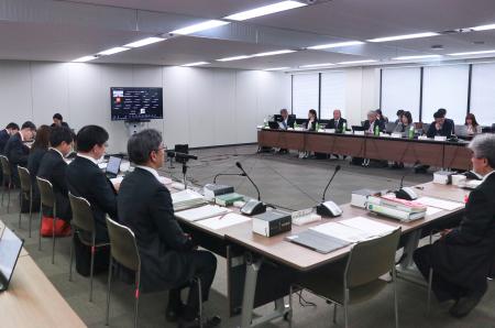 　厚労省の労働政策審議会の分科会＝２７日午後、東京都千代田区