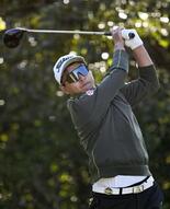 男子ゴルフ、鈴木晃祐が首位浮上