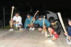 「ワラ鉄砲」手に集落巡回