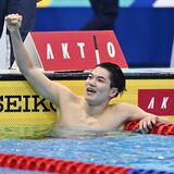松下知之（宇南高）パリ五輪内定　競泳男子400メートル個人メドレー　瀬戸大也らを一気にかわしてゴール
