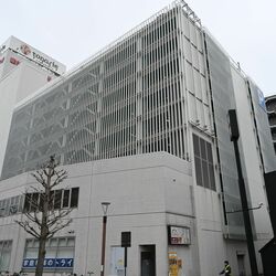 「呪術廻戦」に宇都宮駅西口に似た景色？　そっくりな立体駐車場が登場、アニメ放送で再び話題に