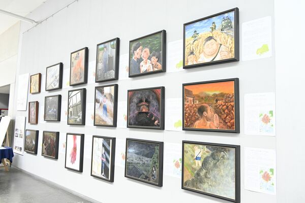 基町高の生徒が描いた「原爆の絵」＝31日午後、広島市
