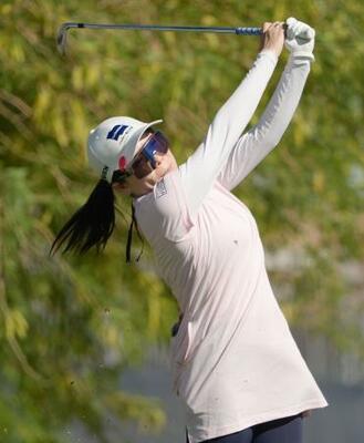 第1ラウンド、7アンダーで6位の勝みなみ=ワールウインドGC(共同)