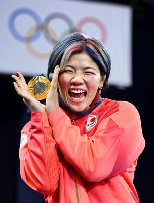 「かわいい」がスポーツ言語大賞を受賞した鏡選手＝昨年８月11日、パリ